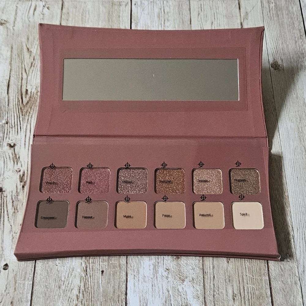 NIB Illamasqua Unveiled Artistry Eyeshadow Palette